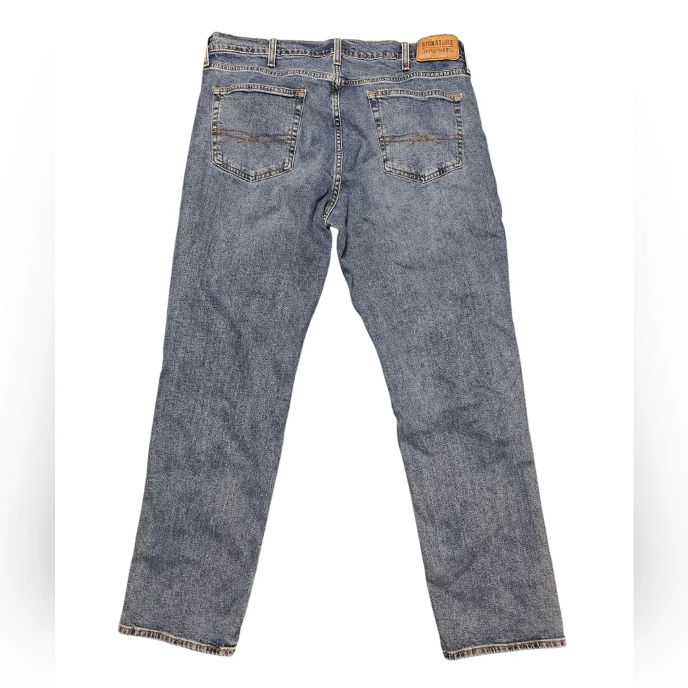 Signature Levi Strauss Men's Classic Blue Denim Jeans Size W38 L32
